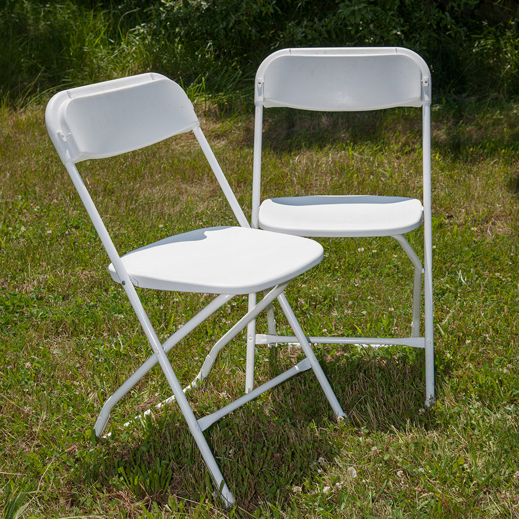 White chairs for rent from Carolina Fun Factory